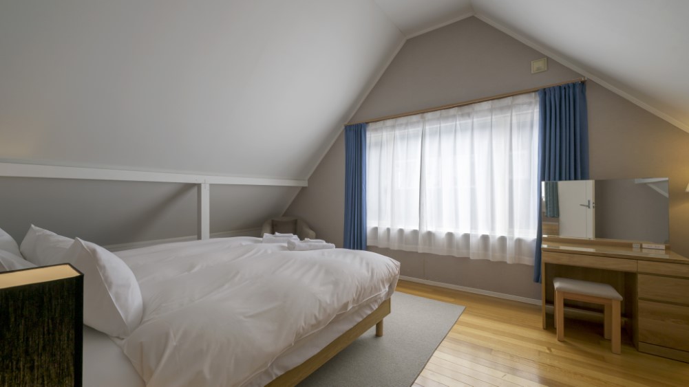 Nature Chalet - Restful attic Master Bedroom 1
